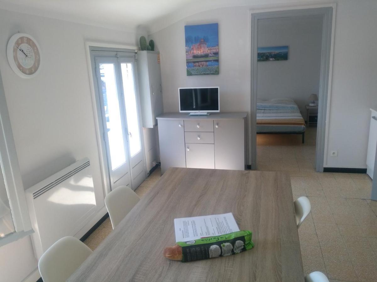 Appartement 62 M2 1Er Etage Avec Jardin Au Rdc Saint-Génis Exteriér fotografie